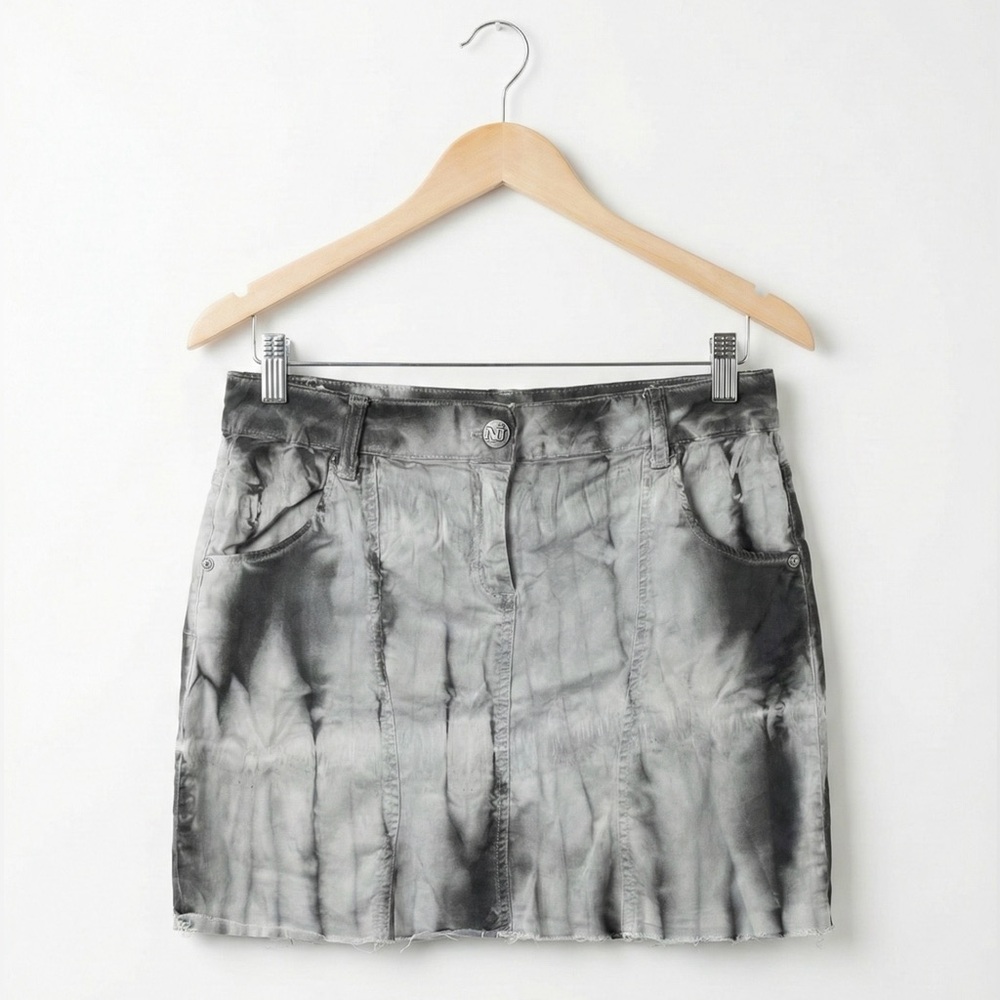 NÜ Denmark Grey Tie Dye Denim Mini Skirt Raw Hem Distressed Grunge Fits Med 30W